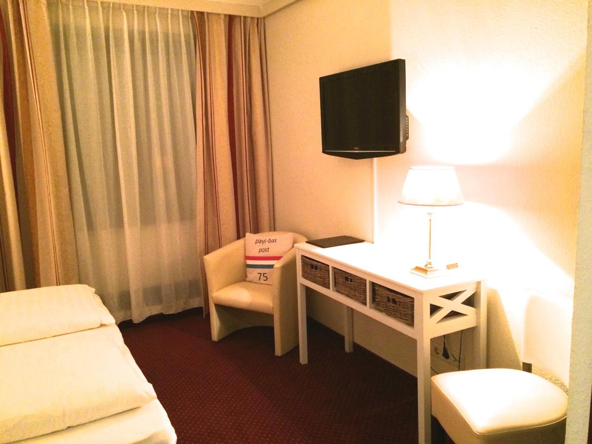 Hotel Waldkur Leer Luaran gambar